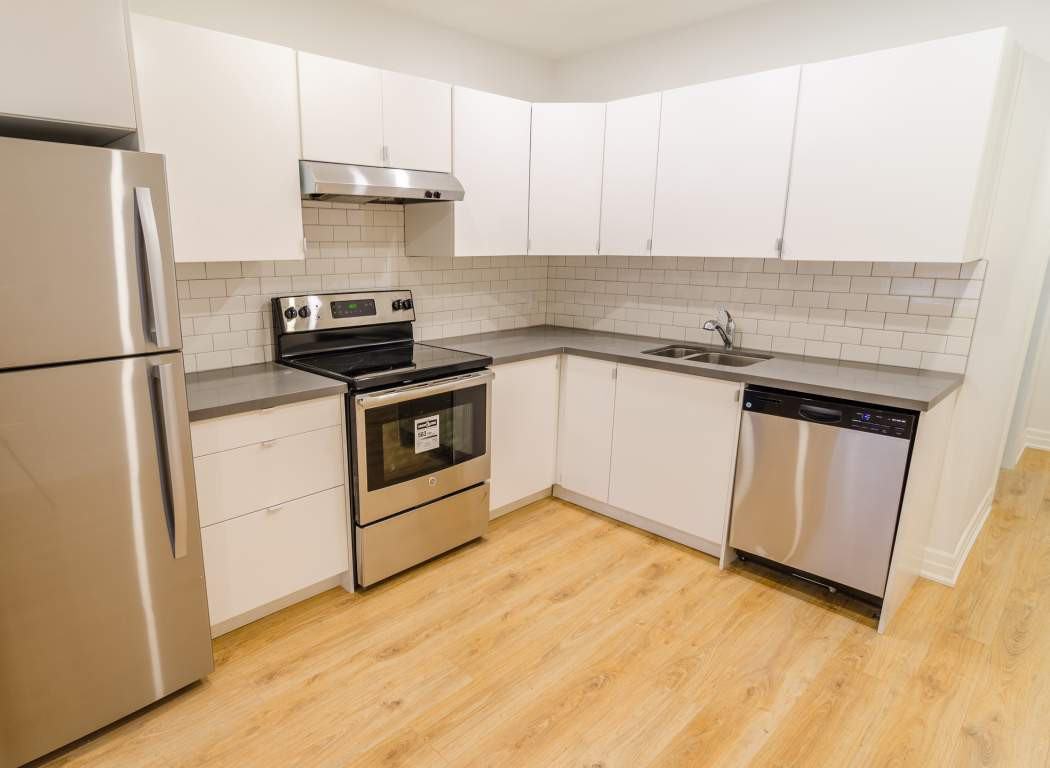 Amazing One Bedroom Apartment - Photo 2 of 13