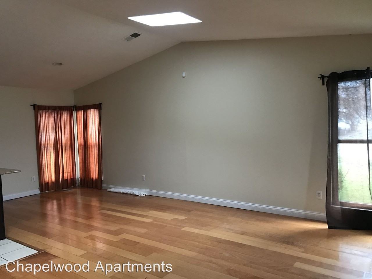 2509 Crest Rd - Photo 2 of 6