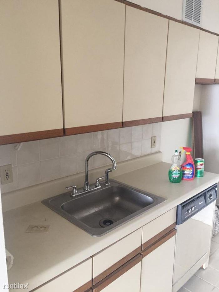 66 Crisfield St - Photo 3 of 34