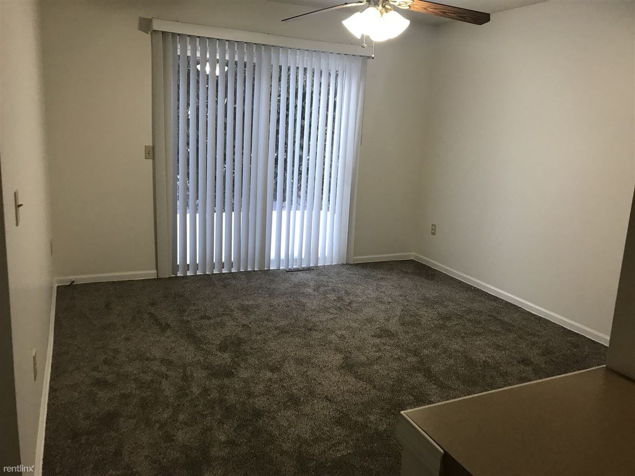 444 Plainfield Ct - Photo 3 of 8