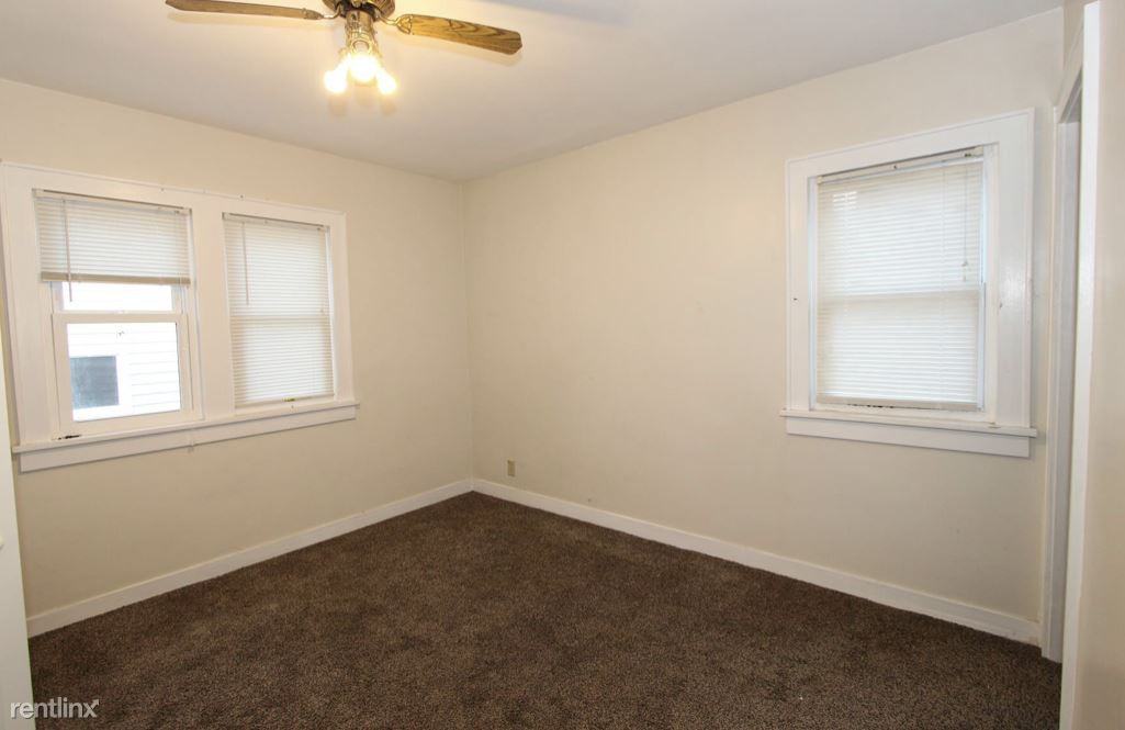 1605 State St - Photo 3 of 8