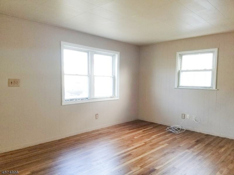 25 Blue Hill Rd - Photo 2 of 11