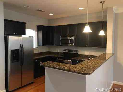 2912 White Willow Rd - Photo 3 of 6