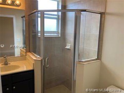 16735 SW 95th St - Photo 2 of 3