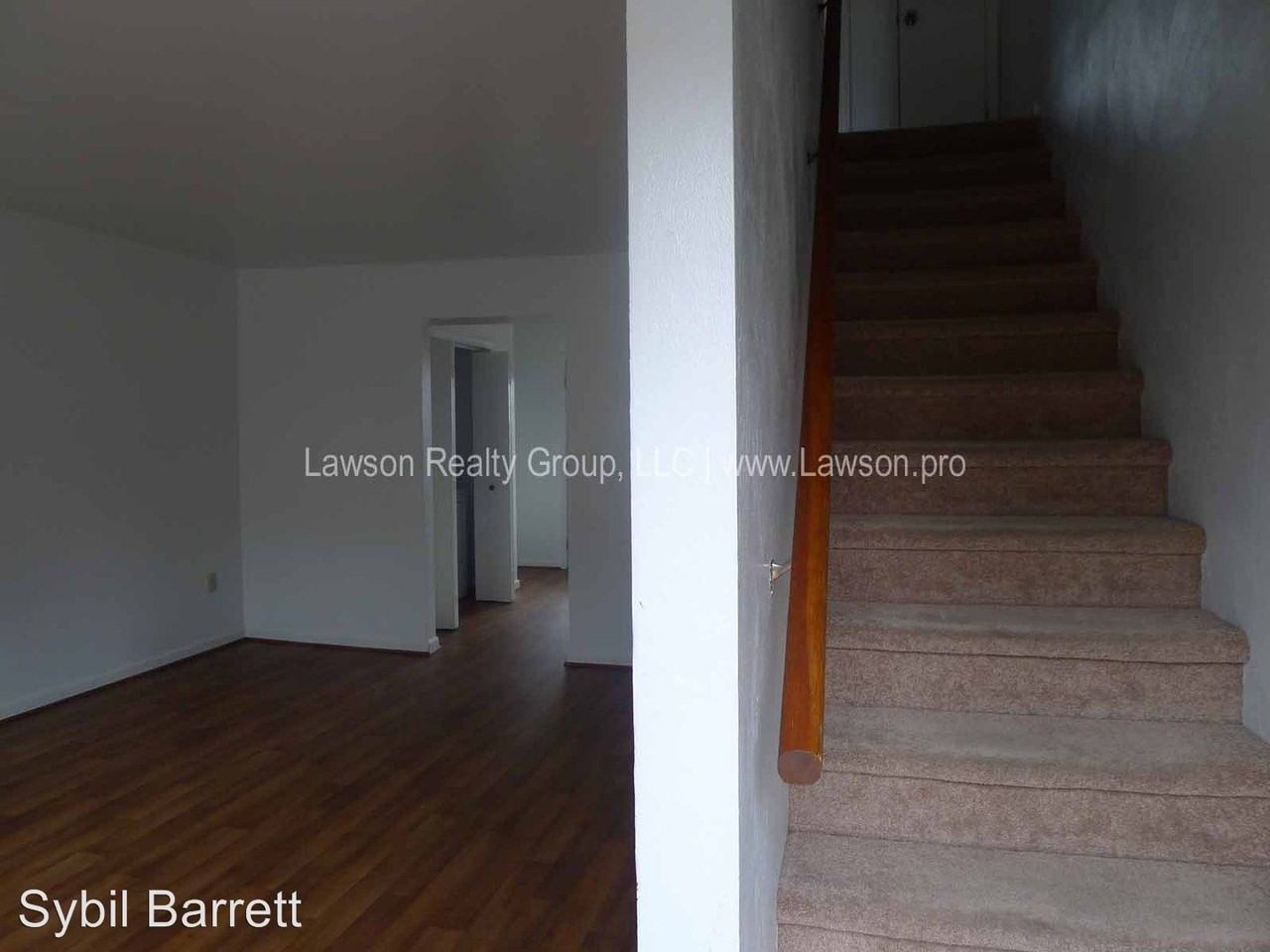 2221-2223 East Gate Ave. SE - Photo 3 of 12