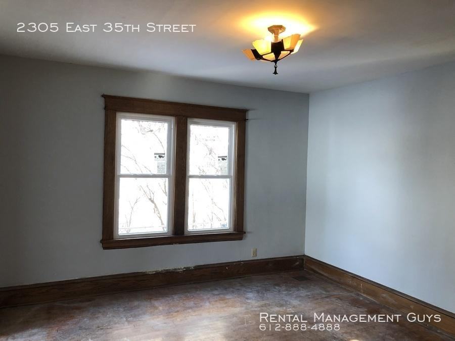 2305 E 35th St - Photo 3 of 18