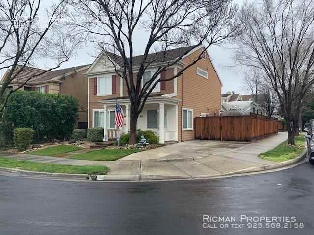 400 Torrington Dr - Photo 2 of 42