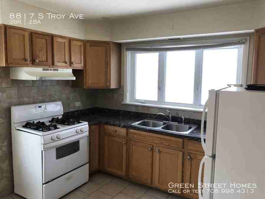 8817 S Troy Ave - Photo 3 of 17