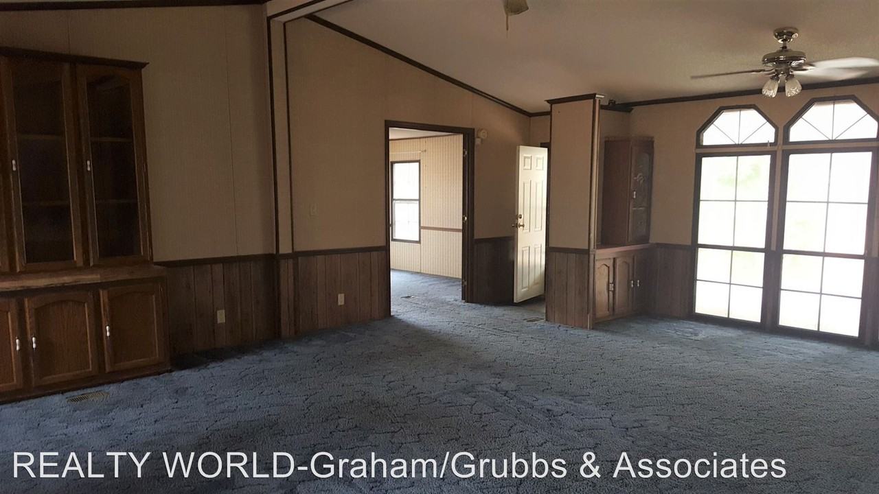 18920 Grant St - Photo 2 of 12