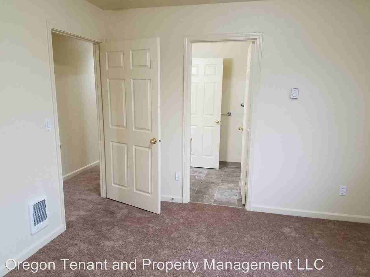 2424/2428 E Whiteaker Ave - Photo 3 of 5