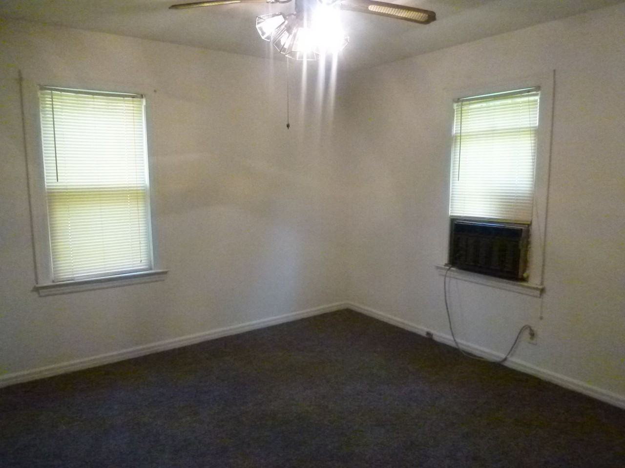 1823 N 25th St - Photo 2 of 5