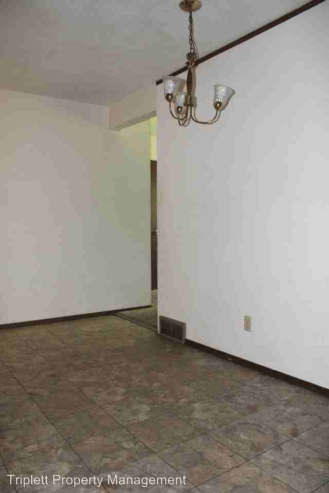 627 Meadow Pl - Photo 3 of 13