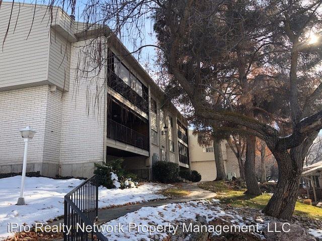 2556 S Elizabeth St #5 - Photo 2 of 16