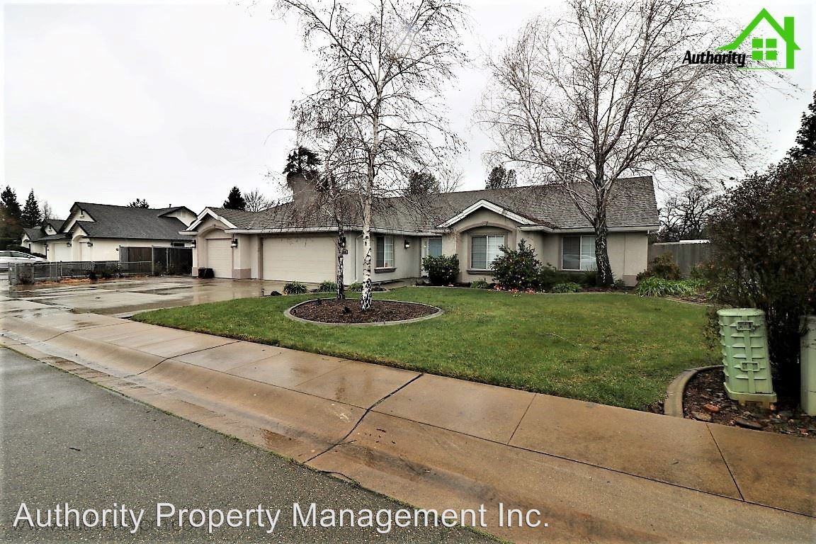 3386 Kentwood Dr - Photo 2 of 23