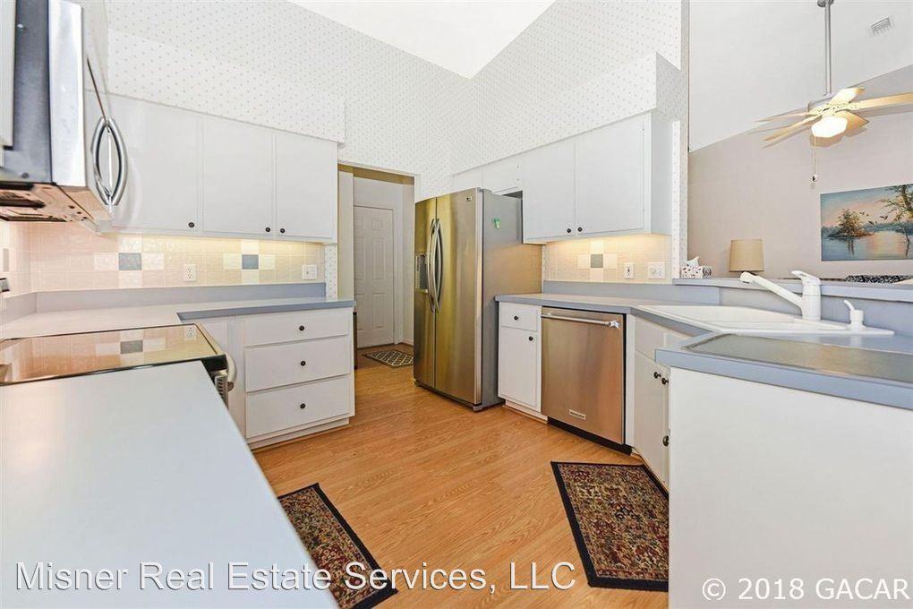 11661 Creek Dr #02 - Photo 2 of 16