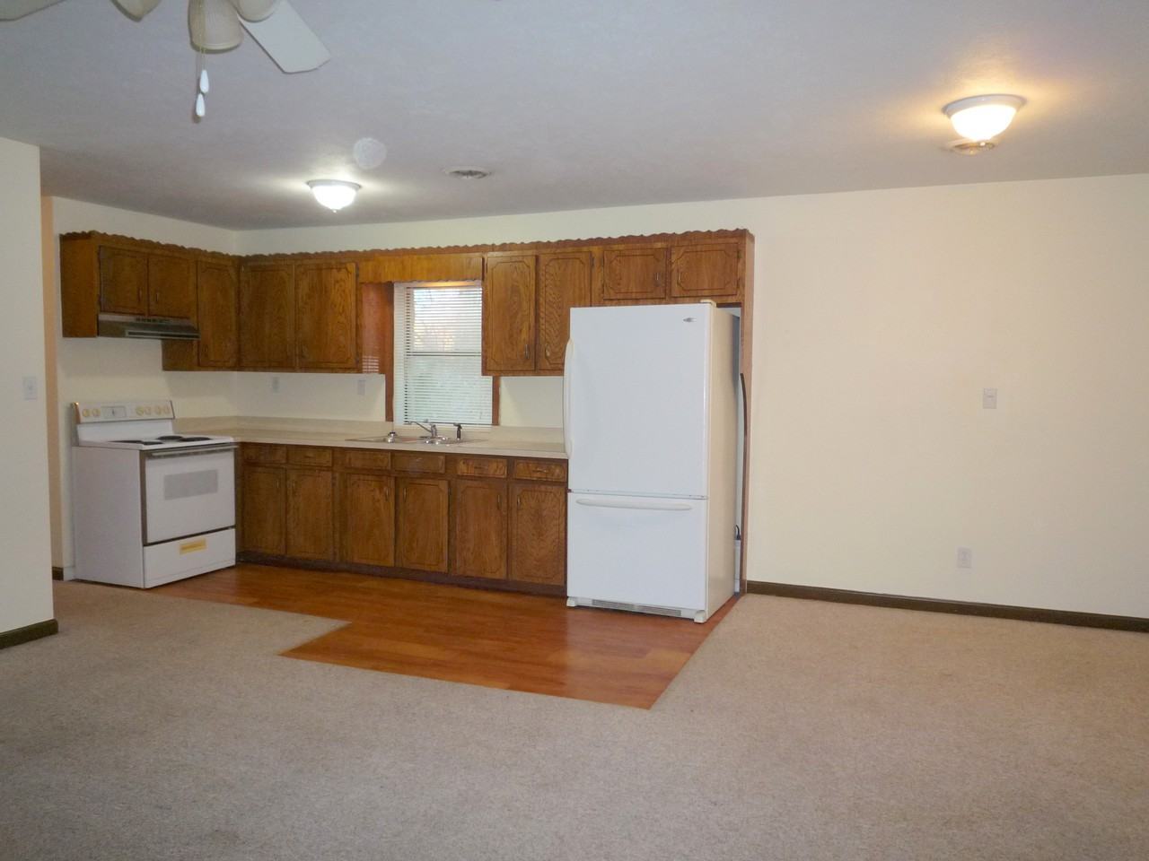 104 Castle Ln - Photo 3 of 12