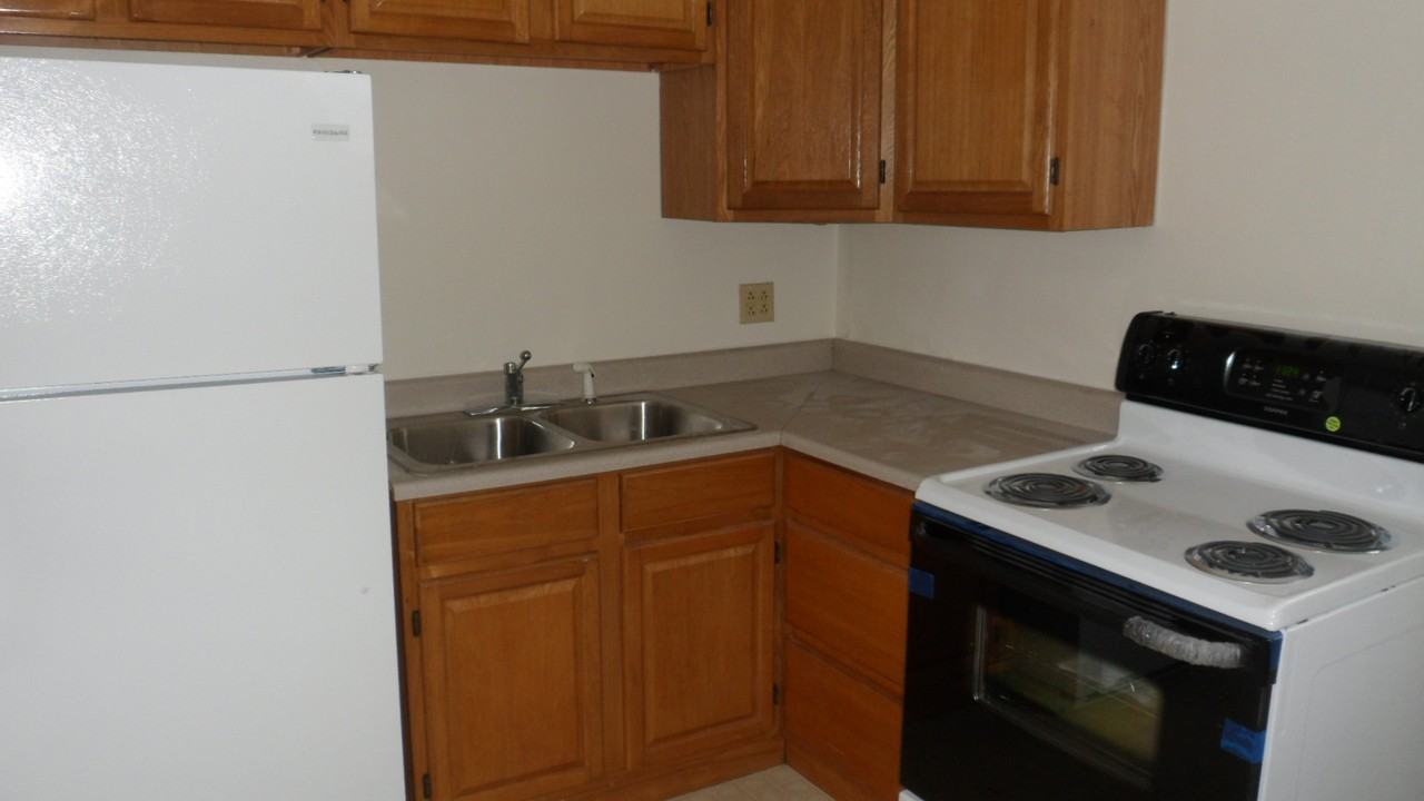 409 Indiana Ave - Photo 3 of 8