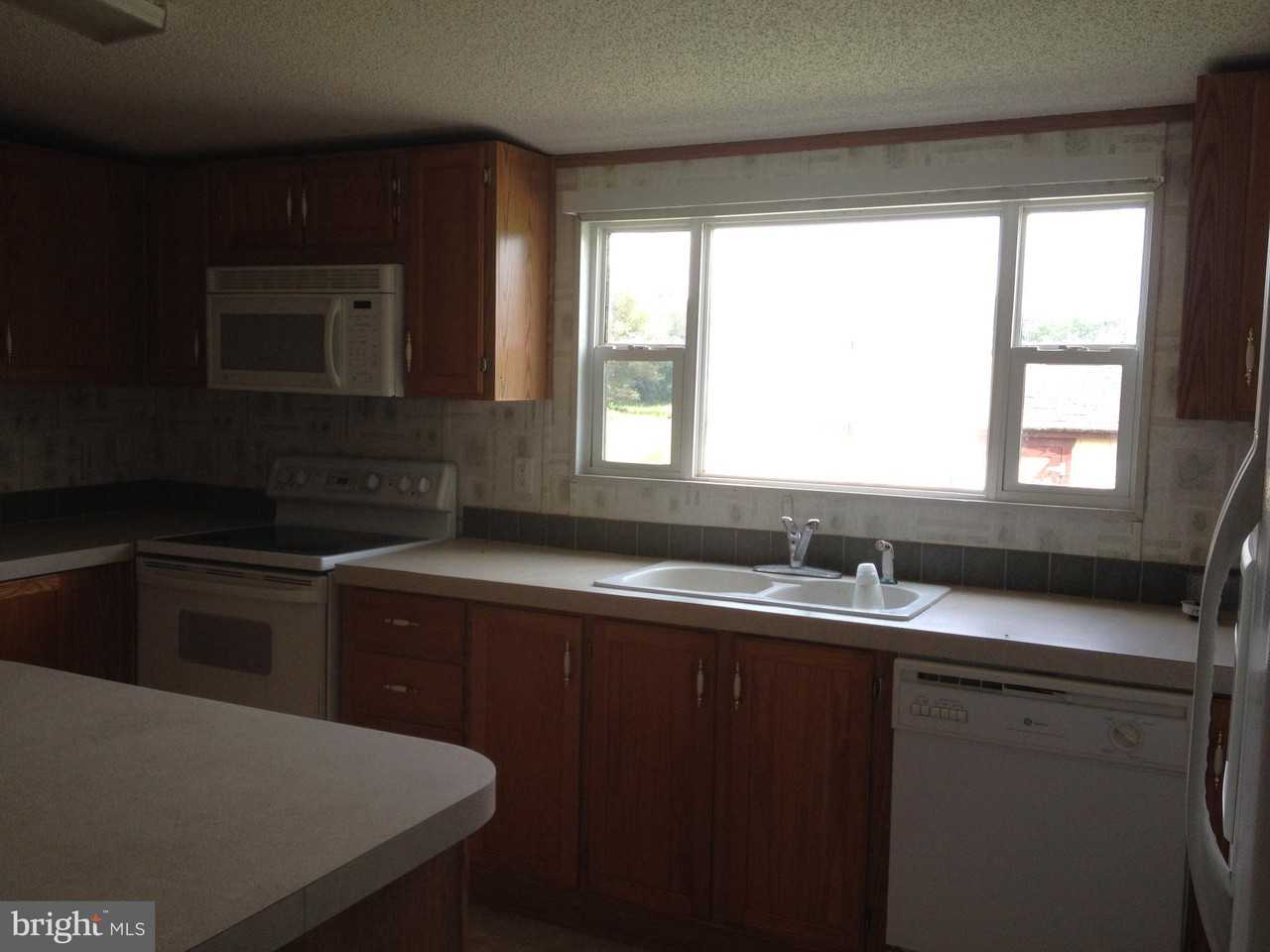 22098 Highland Rd - Photo 3 of 16