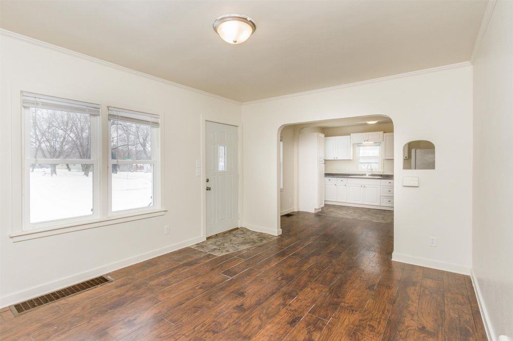 1901 Clear View St - Photo 2 of 9