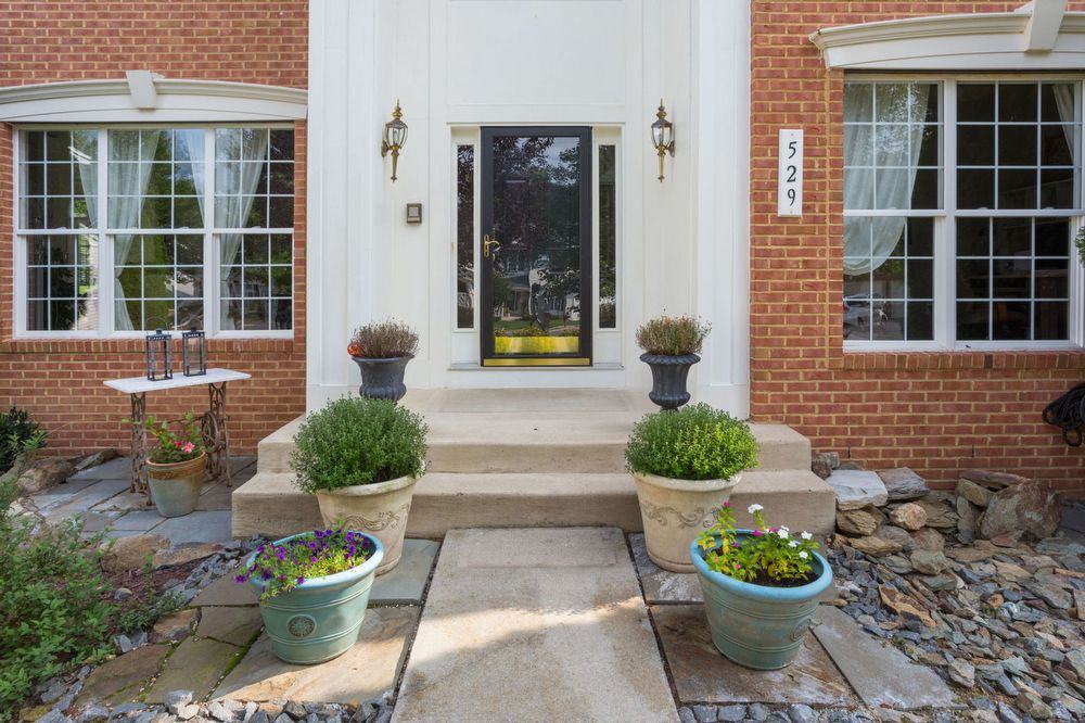 529 E Skyline Dr - Photo 3 of 41