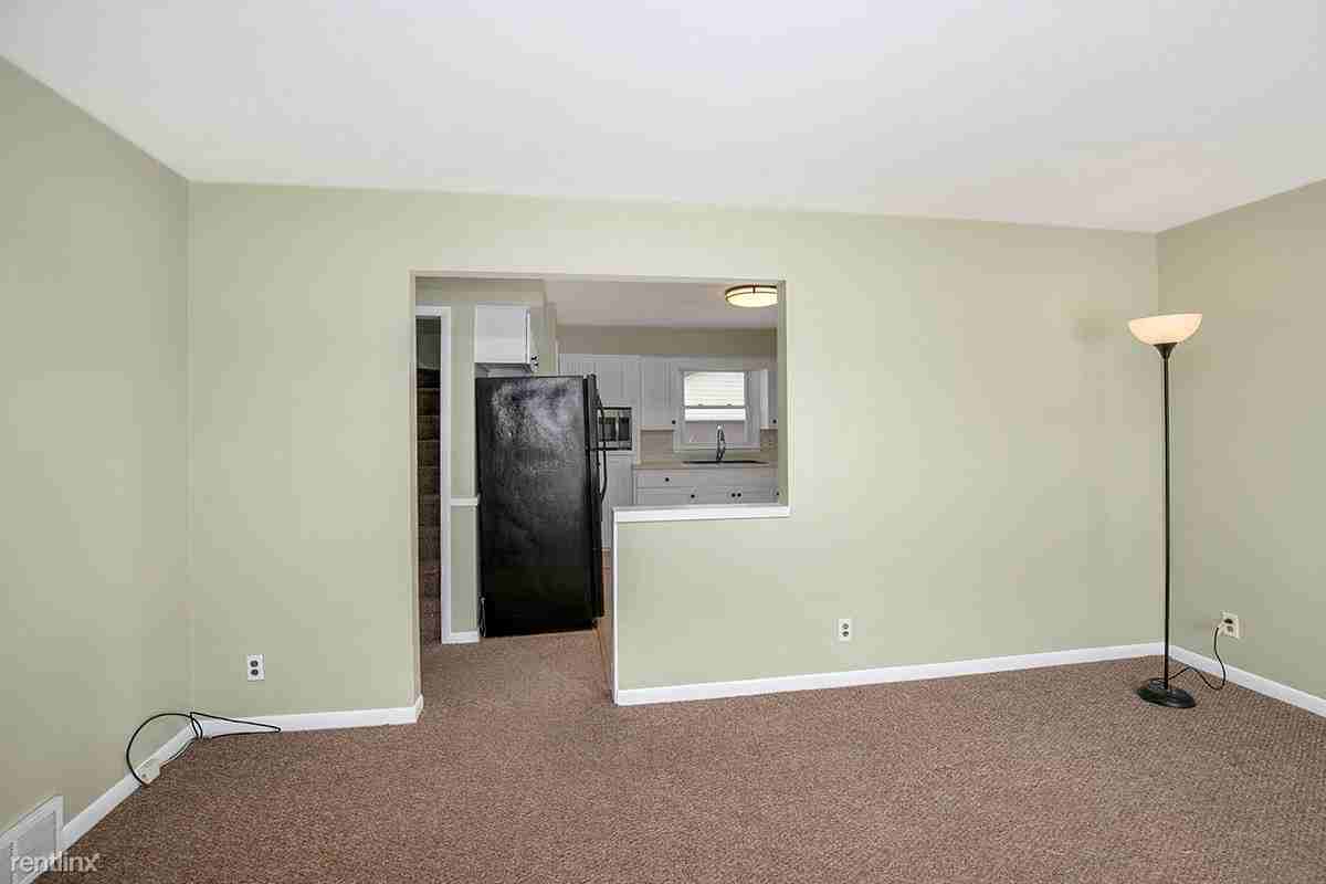 500 Faircrest Ave NW - Photo 2 of 10