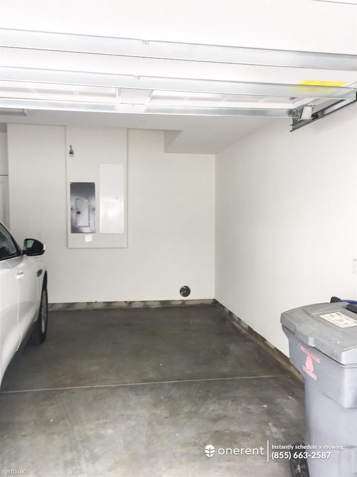 121 Orbit Way - Photo 3 of 20