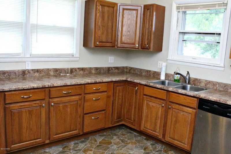 712 S 20th St - Photo 3 of 7