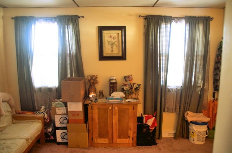 255 S Hannevig Ave - Photo 3 of 14