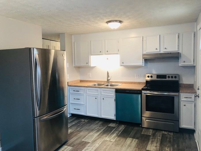 6340 Silverbell Ct - Photo 2 of 9