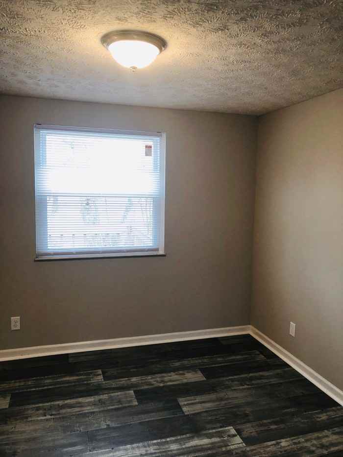 6340 Silverbell Ct - Photo 3 of 9