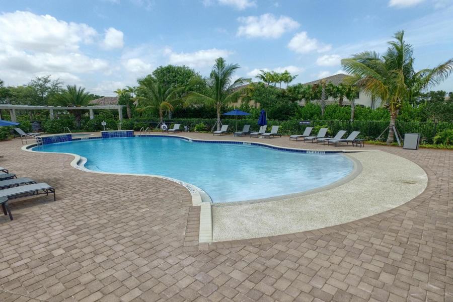 8 SAND - Photo 2 of 23