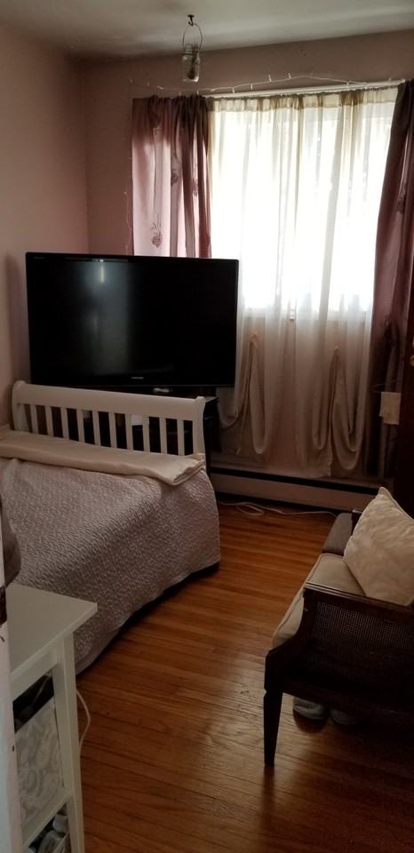 998 Portsmouth Avenue - Photo 3 of 6