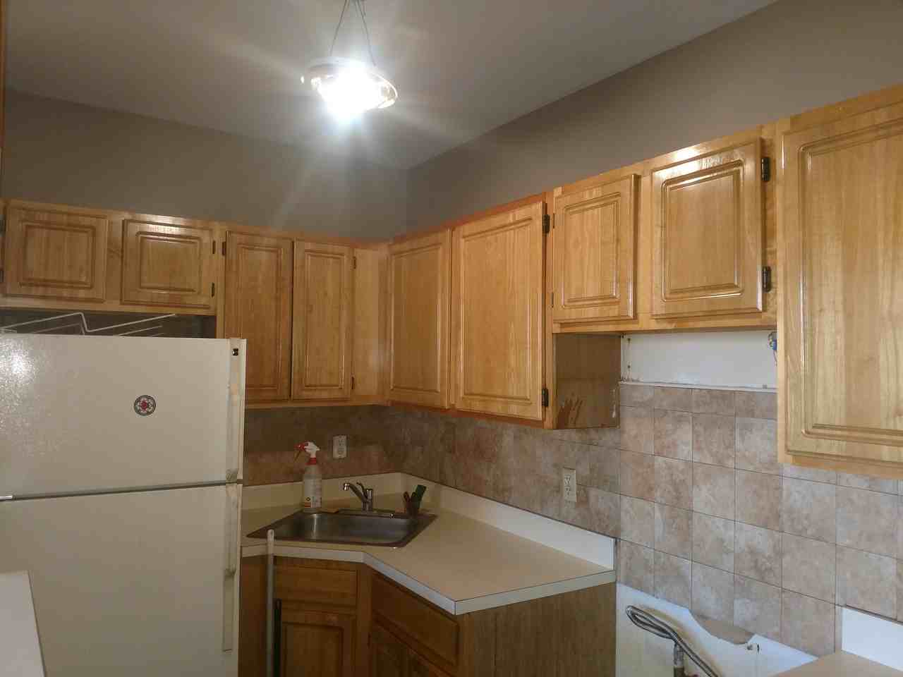 1465 Gates Ave - Photo 2 of 6