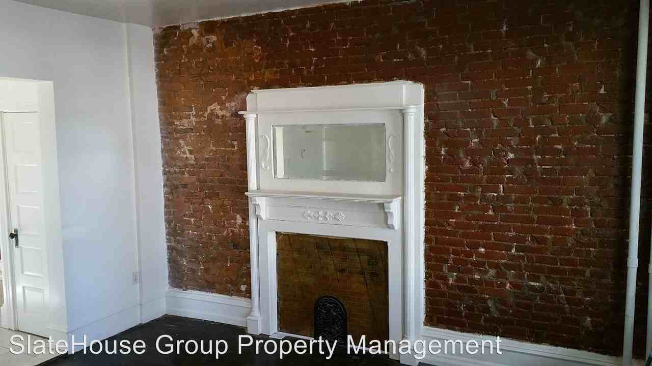 738 E King St - Photo 2 of 8