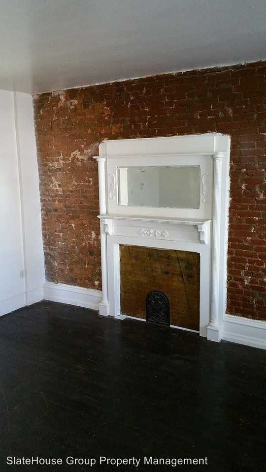 738 E King St - Photo 3 of 8