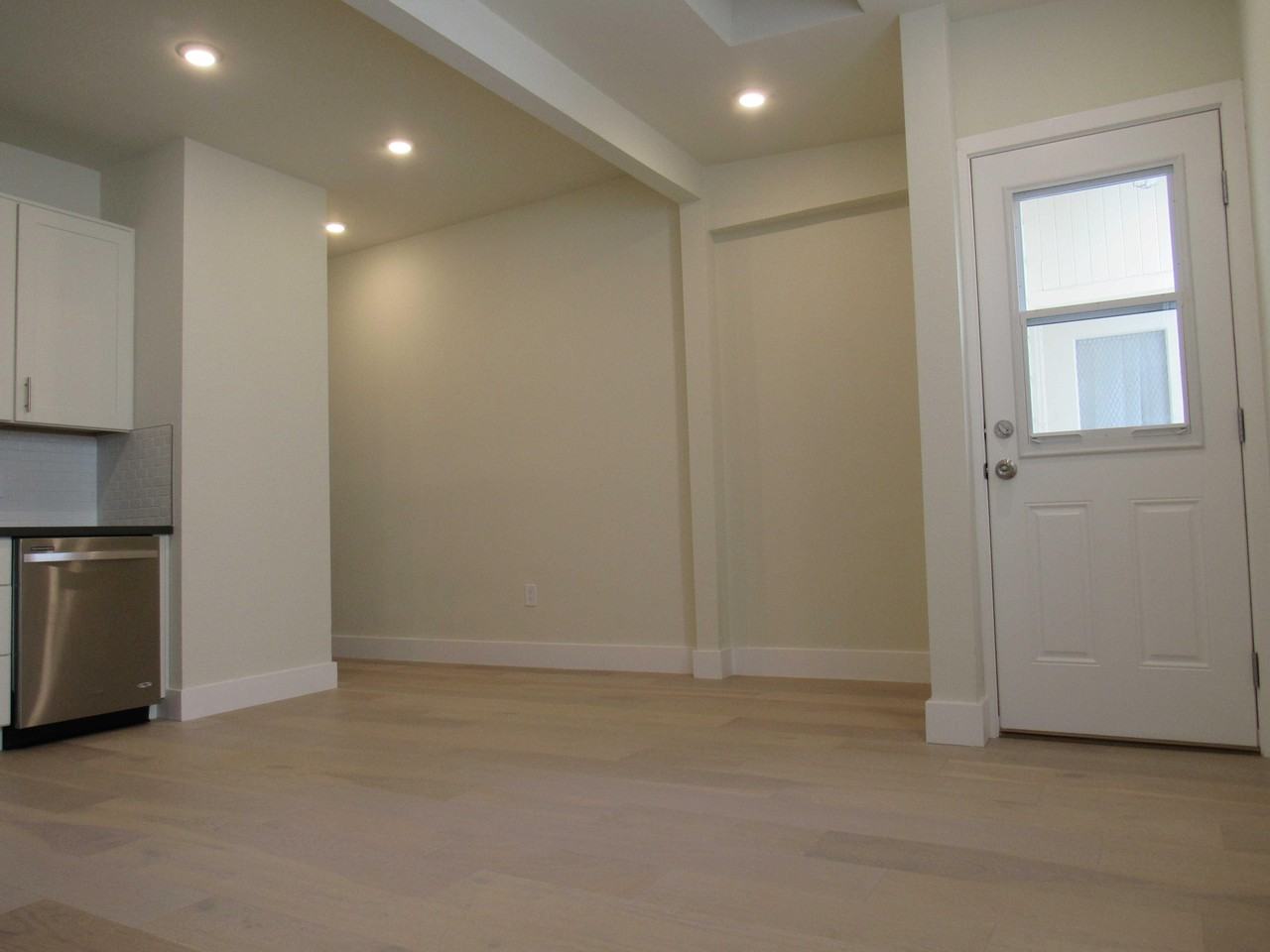 644A Natoma St - Photo 3 of 13