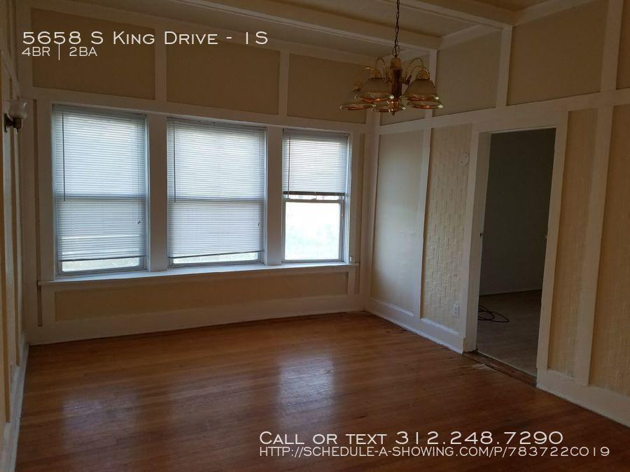 5658 S King Dr - Photo 2 of 12