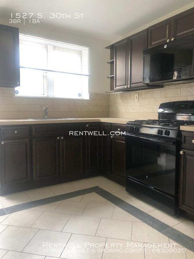 1527 S 30th St - Photo 3 of 12