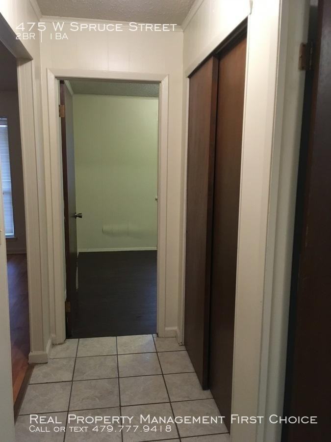 475 W Spruce St - Photo 2 of 5