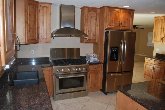 3921 E Paradise Dr - Photo 3 of 11