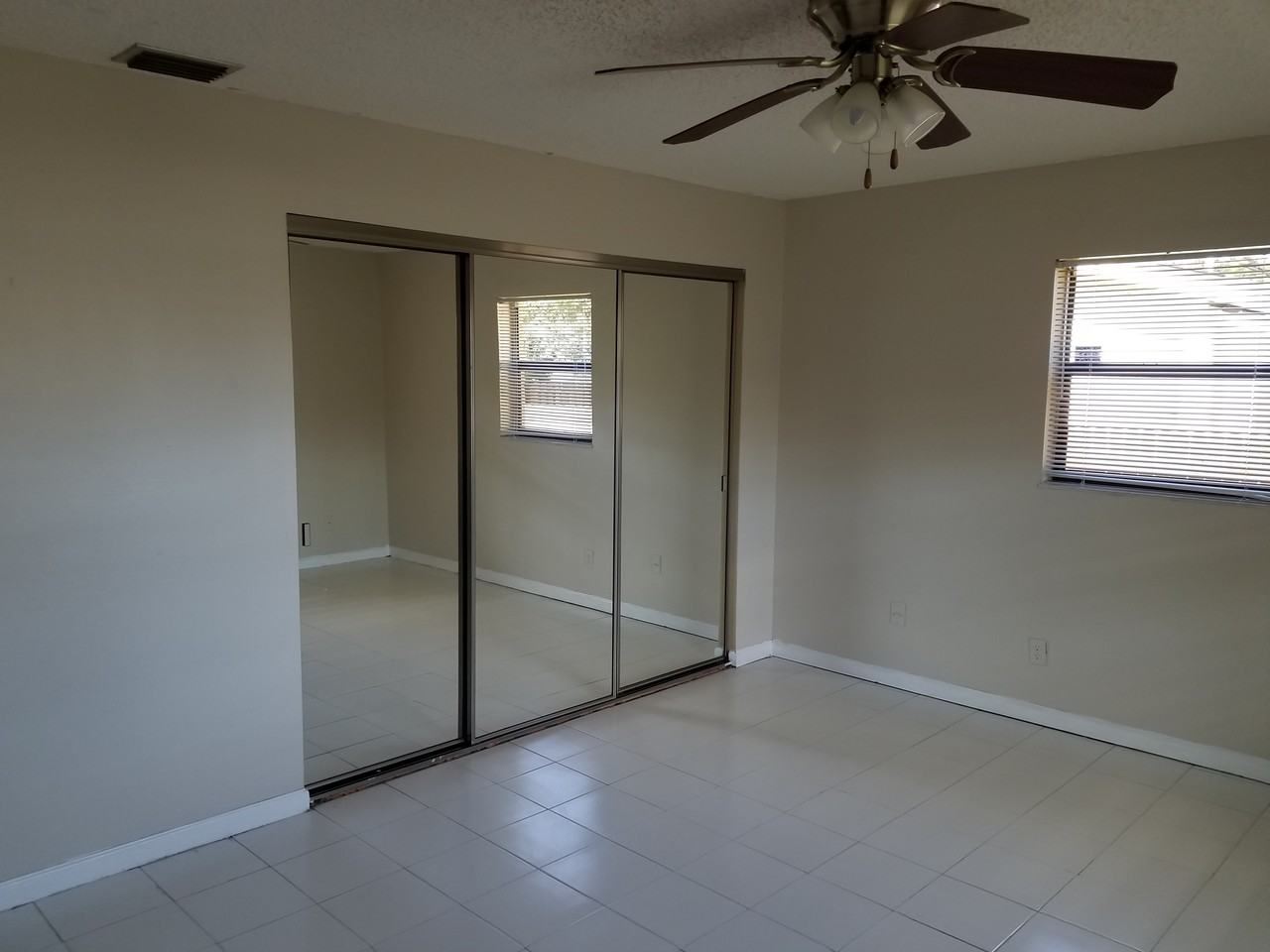 1717 Ruth St - Photo 3 of 6