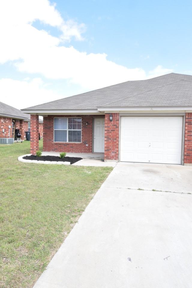2103 Schorn Dr - Photo 2 of 27