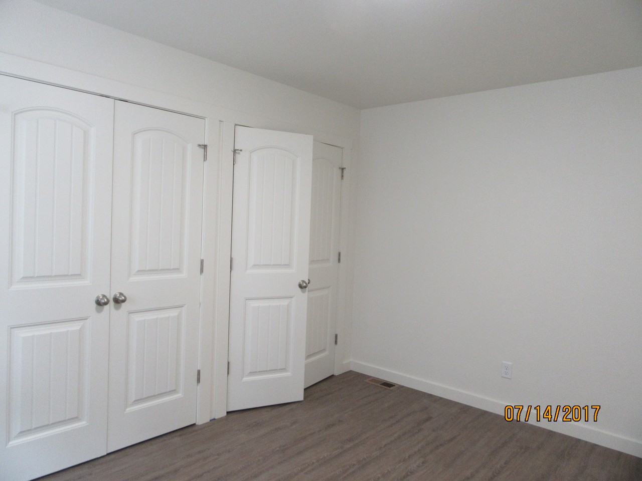 583 Quincy St - Photo 3 of 6