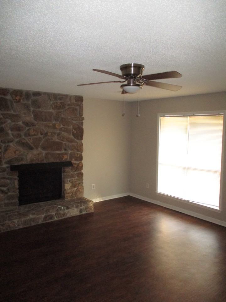 204 Otter Pl - Photo 2 of 10