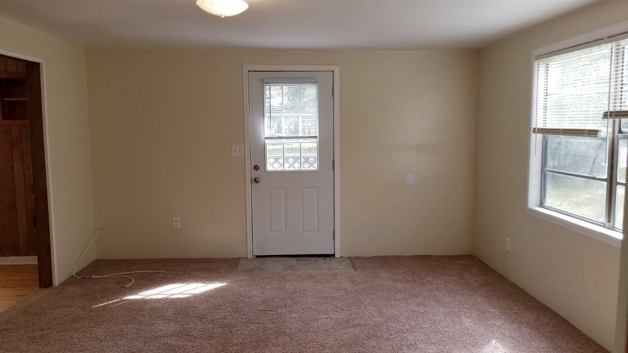 7071 Ardmore Rd - Photo 2 of 27