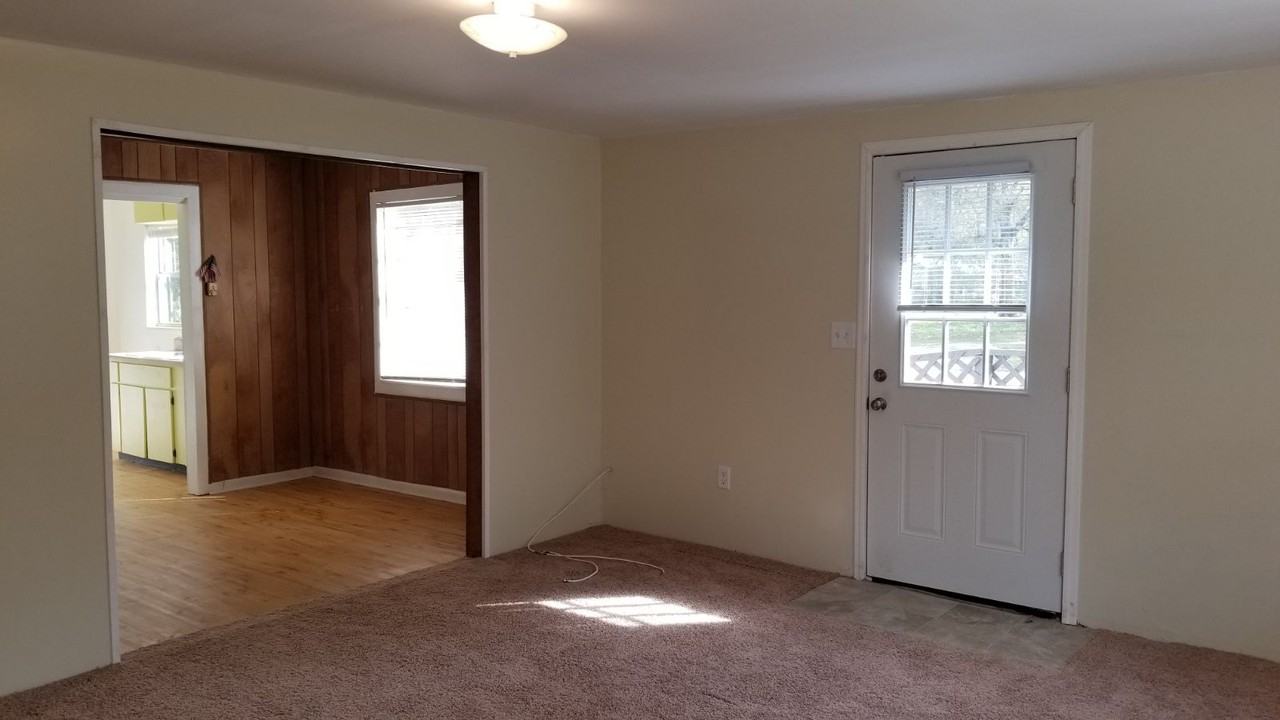 7071 Ardmore Rd - Photo 3 of 27