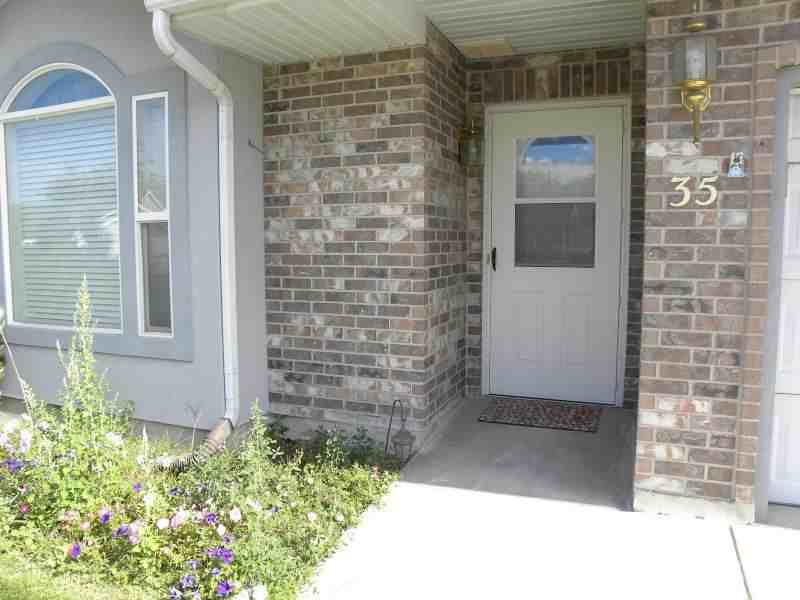 35 Mountain View Cir - Photo 2 of 19