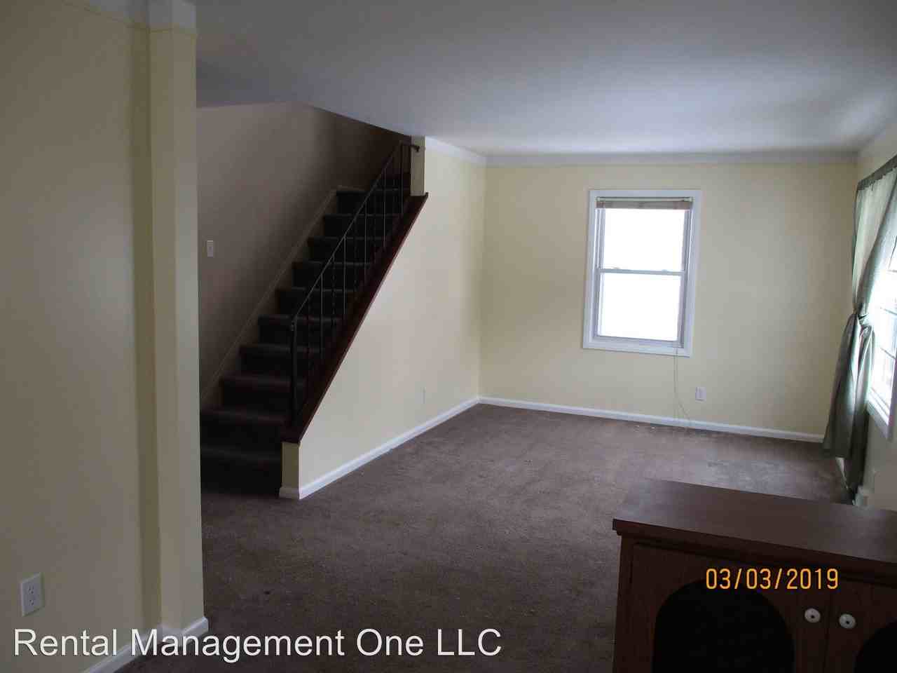 19700 N Rosedale Ct - Photo 2 of 8