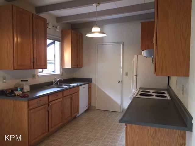 1617 2nd Ave - Photo 3 of 10