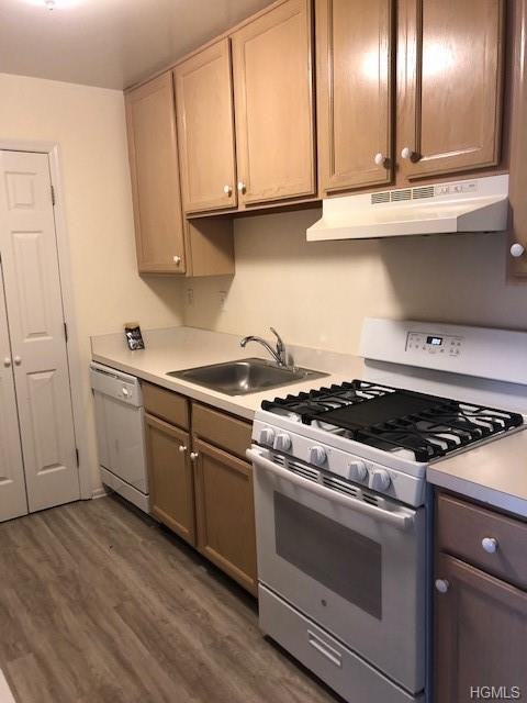 10-12 Chestnut St #B102 - Photo 3 of 14